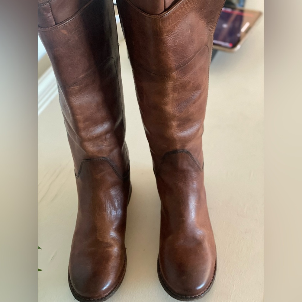 Frye Paige Tall Riding Boots pre owned still in
good condition - Picture 4 of 9